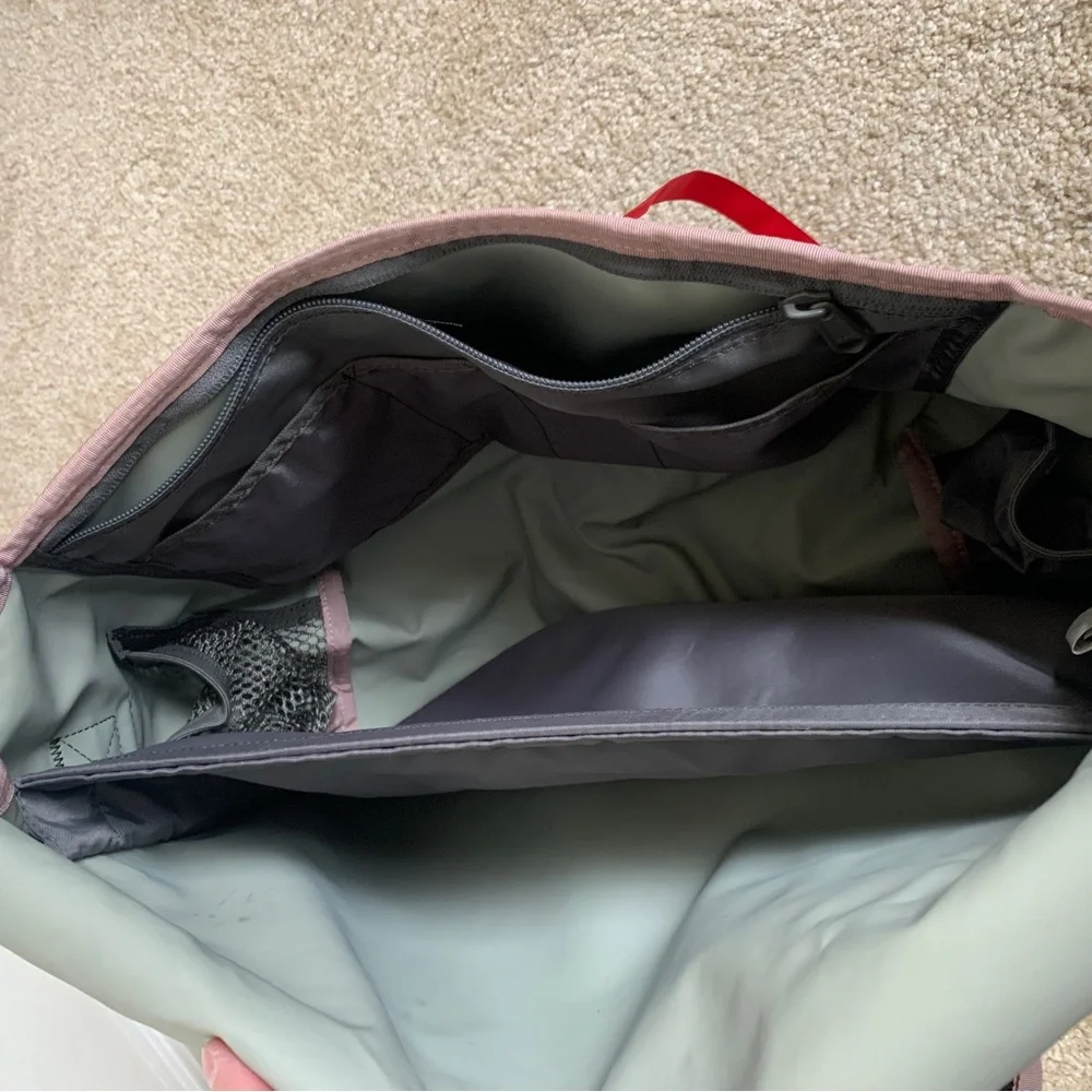 Timbuk2 Gray Herringbone Laptop Messenger Bag with Pink Trim